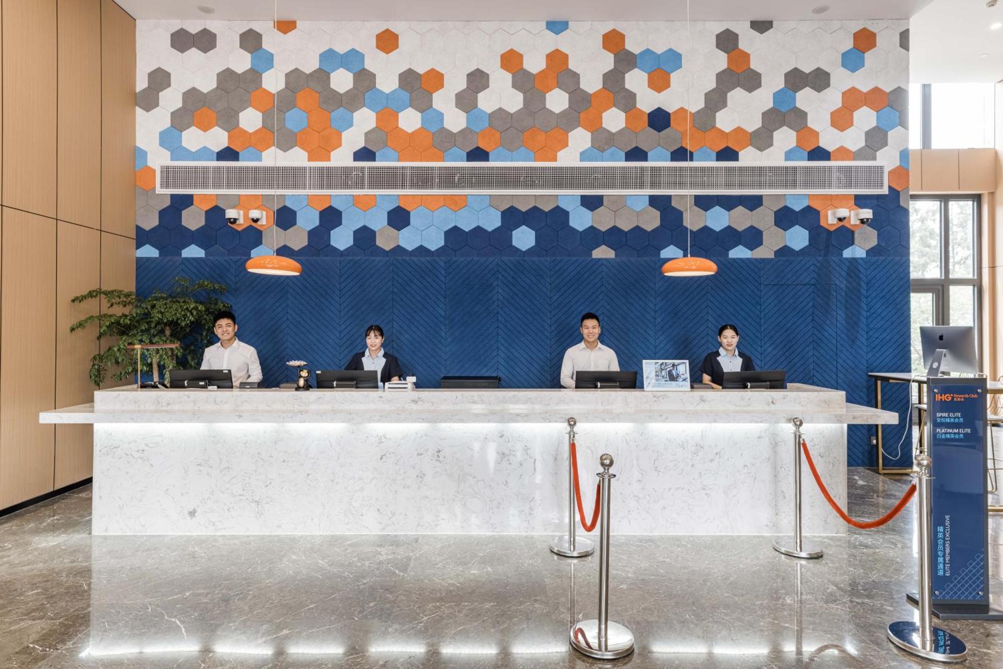 Holiday Inn Express Shanghai Pudong Chuansha, An Ihg Hotel المظهر الخارجي الصورة